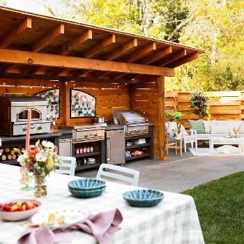 Rustic and modern kitchen design in Heath Ohio