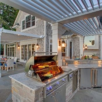 Creative modern outdoor kitchen with mixed materials in Granville, Licking County